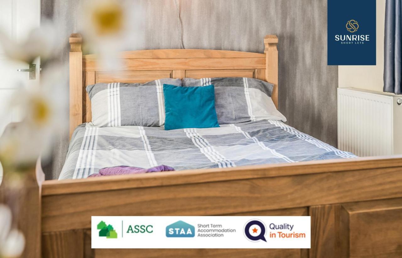 The Law, Has 4 Rooms With Tvs, 2 Bathrooms, Central, Free Parking, Fully Equipped, Contractor And Trades Favourite, 5 Mins To Centre - Long Stays, Invoice And Reduced Price Are Only Via Sunrise Short Lets Dundee Extérieur photo