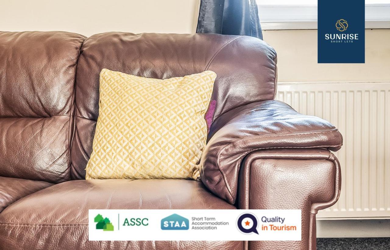 The Law, Has 4 Rooms With Tvs, 2 Bathrooms, Central, Free Parking, Fully Equipped, Contractor And Trades Favourite, 5 Mins To Centre - Long Stays, Invoice And Reduced Price Are Only Via Sunrise Short Lets Dundee Extérieur photo
