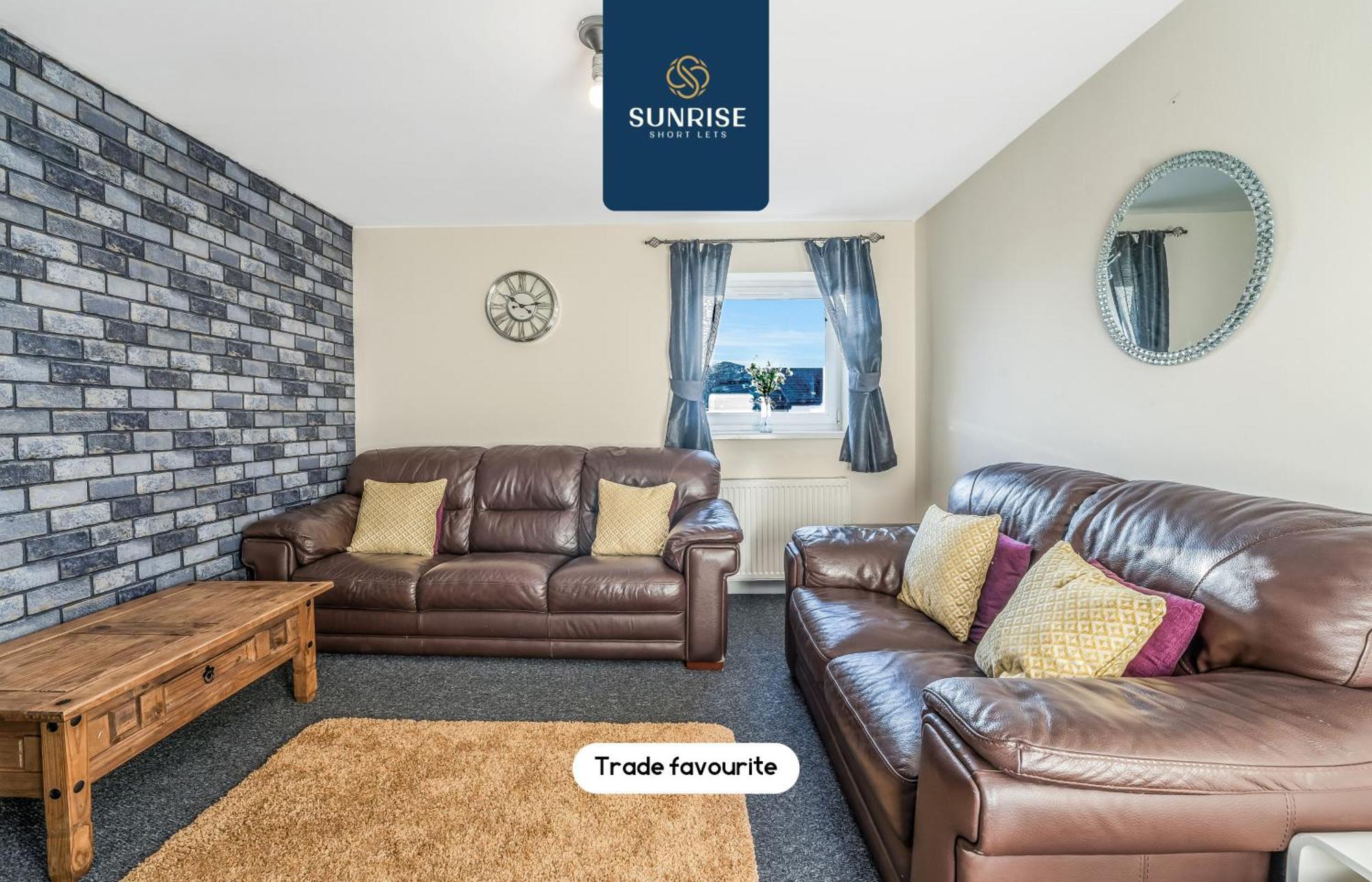 The Law, Has 4 Rooms With Tvs, 2 Bathrooms, Central, Free Parking, Fully Equipped, Contractor And Trades Favourite, 5 Mins To Centre - Long Stays, Invoice And Reduced Price Are Only Via Sunrise Short Lets Dundee Extérieur photo